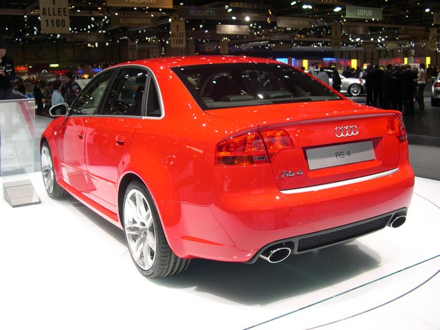 audi_rs4_rear.jpg