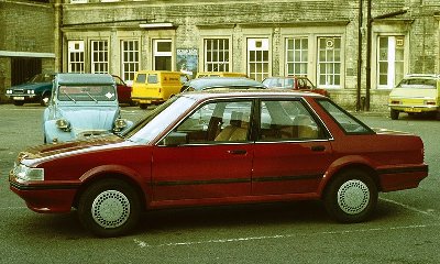 800px-Austin_Montego_am_Bahnhof.JPG
