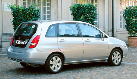 suzuki liana.jpg