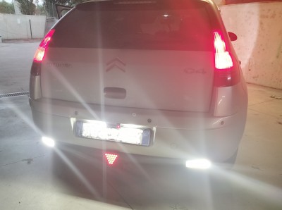 retronebbia e retromarcia accesi mod.jpg