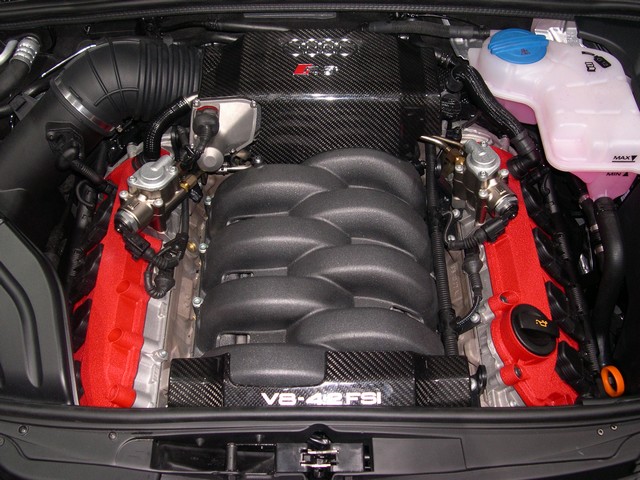 audi_rs4_engine.jpg